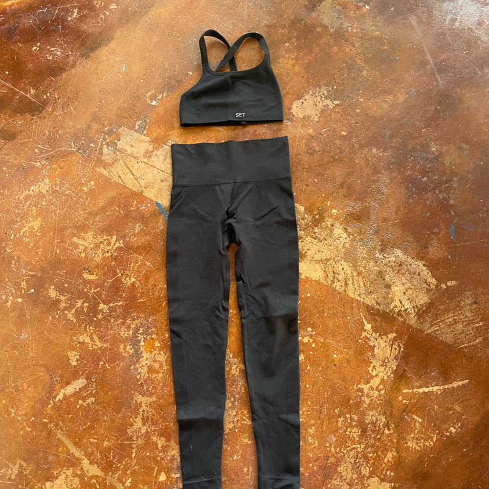 Set Active Sculpflex leggings, biker shorts and sports bra